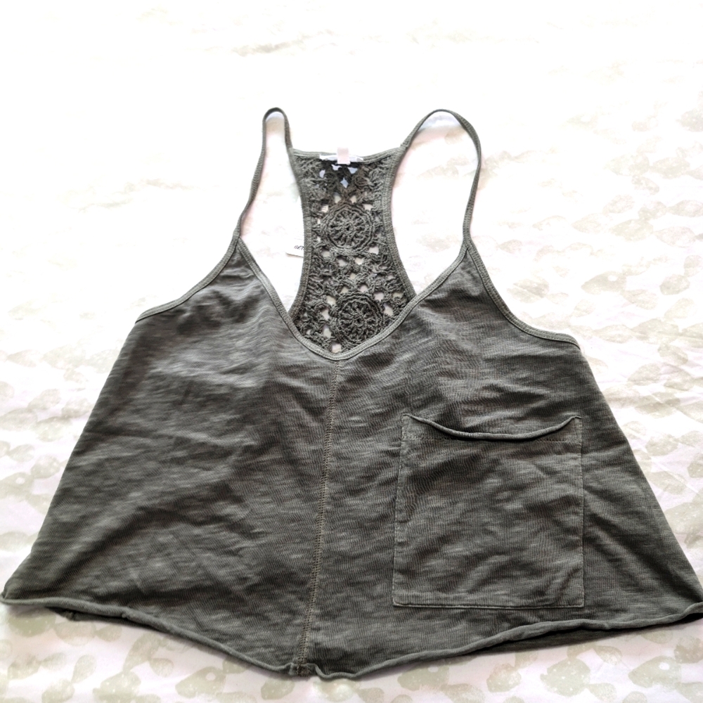 Woman's aerie top